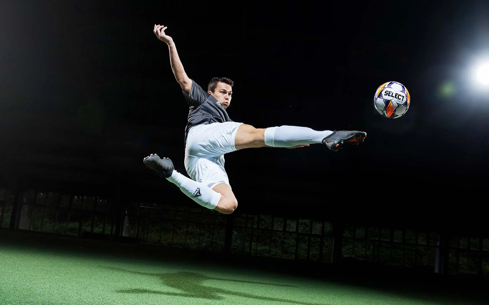 这种紧张的 这种紧张的